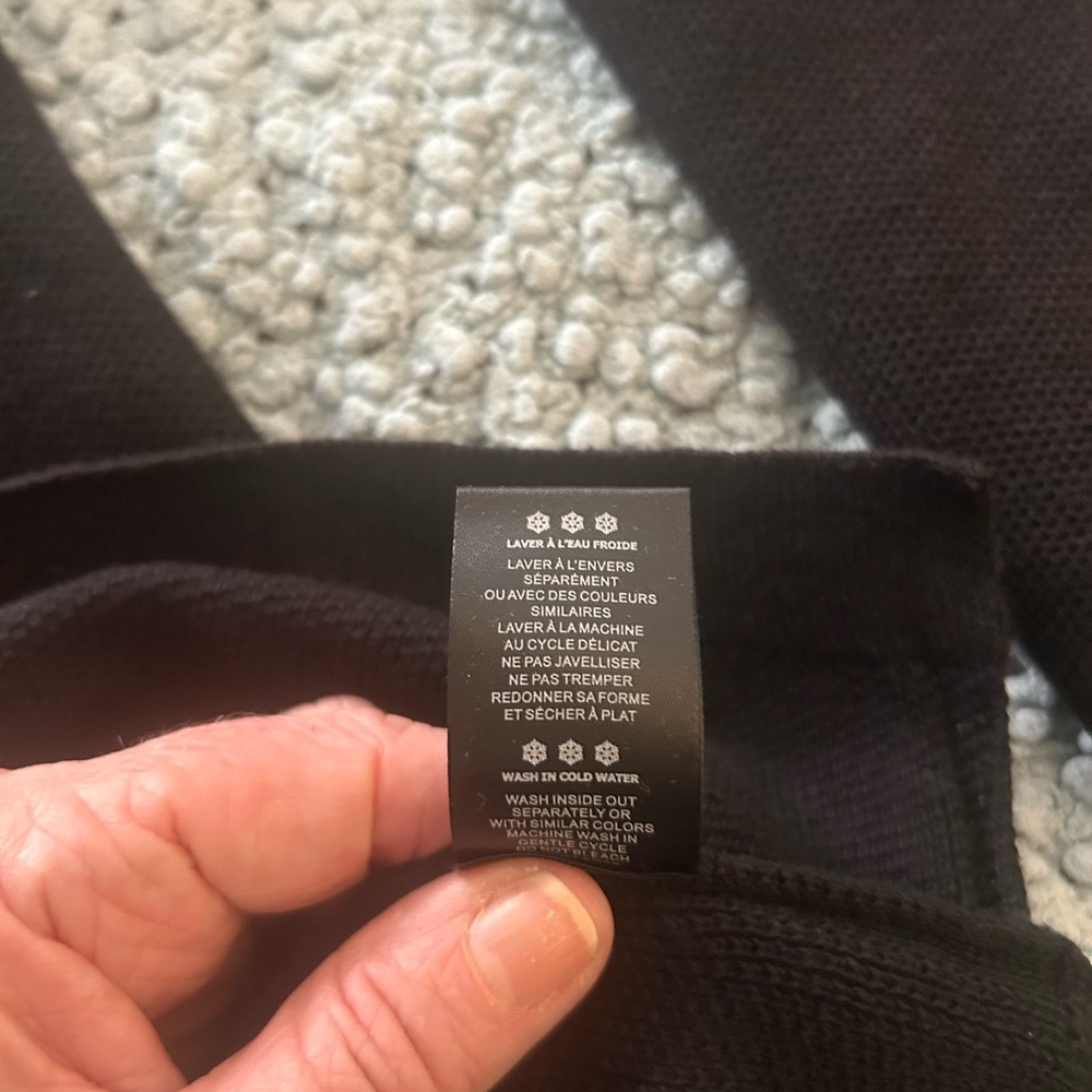 Simons Le 31 - Men's Black with Gray Trim Crewneck Sweater - Picture 7 of 9